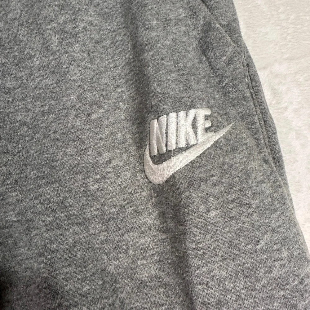 Nike Sportswear Club Fleece Sweatpants‎ Large Gray Drawstring Kids Joggers